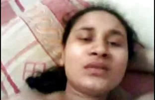 ប្តីប្រពន្ធ Desi បានចៀនលើគ្រែ