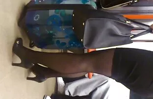 ស្ត្រីស្បែកខ្មៅ