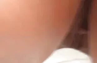 គ្មានខោទ្រនាប់ឡើងលើ