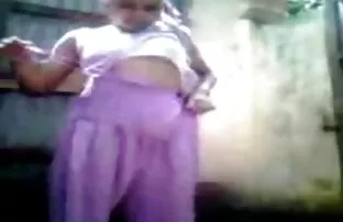 pussy ខ្មៅរបស់ឥណ្ឌានៅលើកម្មវិធី cam បានលាក់