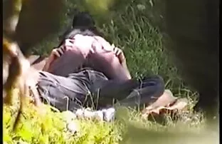 ប្រពន្ធឈរនៅលើគេលេខ ៩