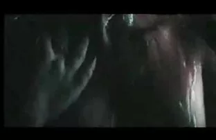 ភរិយាឥណ្ឌាងូតទឹកប៊ូលីង