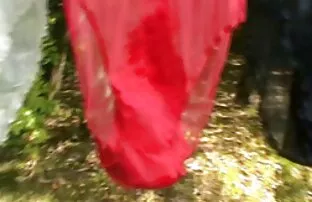 ស្លាយនីឡុងរអិលនិងខោ