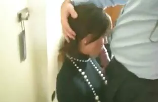 ការិយាល័ Slut បន្ទោស Boss របស់នាង។ សូមរីករាយ