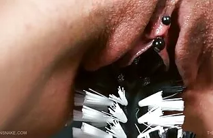 - ដុស