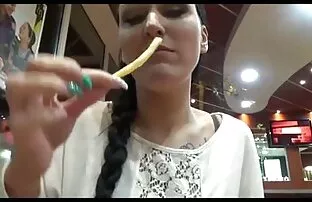 បរិភោគអាហារសាធារណៈ